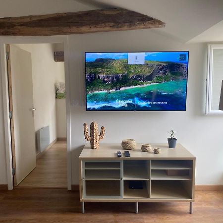 Charmant Appartement Avec Spa Fontenay-le-Comte Dış mekan fotoğraf